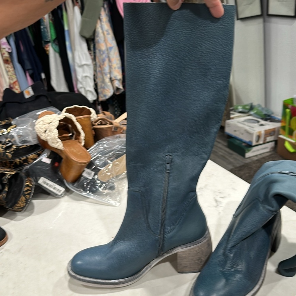 Free people knee-high boots in the color teal in a size 9 - Picture 4 of 5